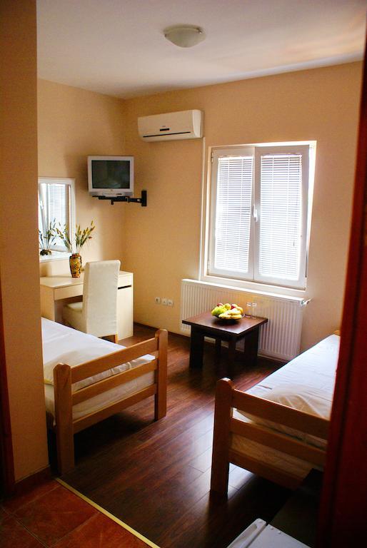 Guest House Villa Mir Kragujevac Dış mekan fotoğraf